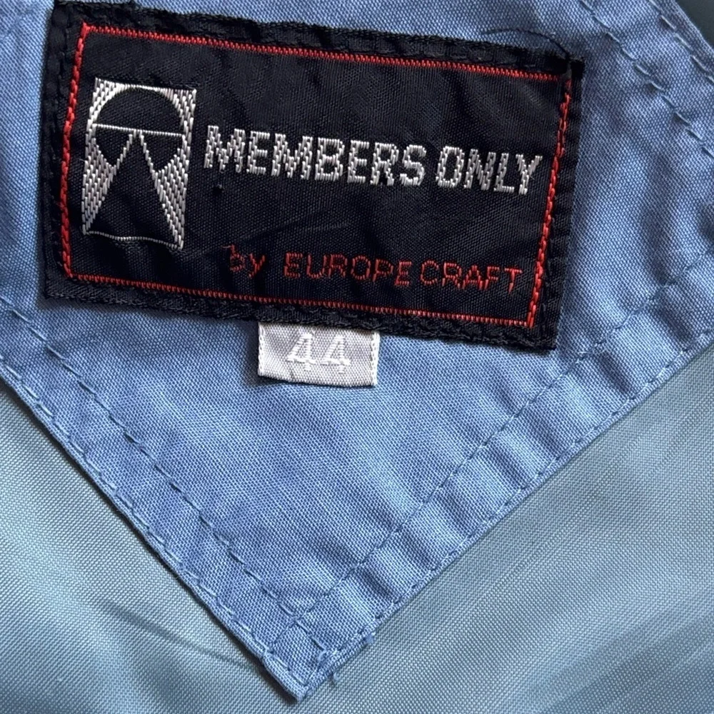 Men's Vintage Members Only Blue Zip-Up Bomber Jacket – Classic Retro Style ✨